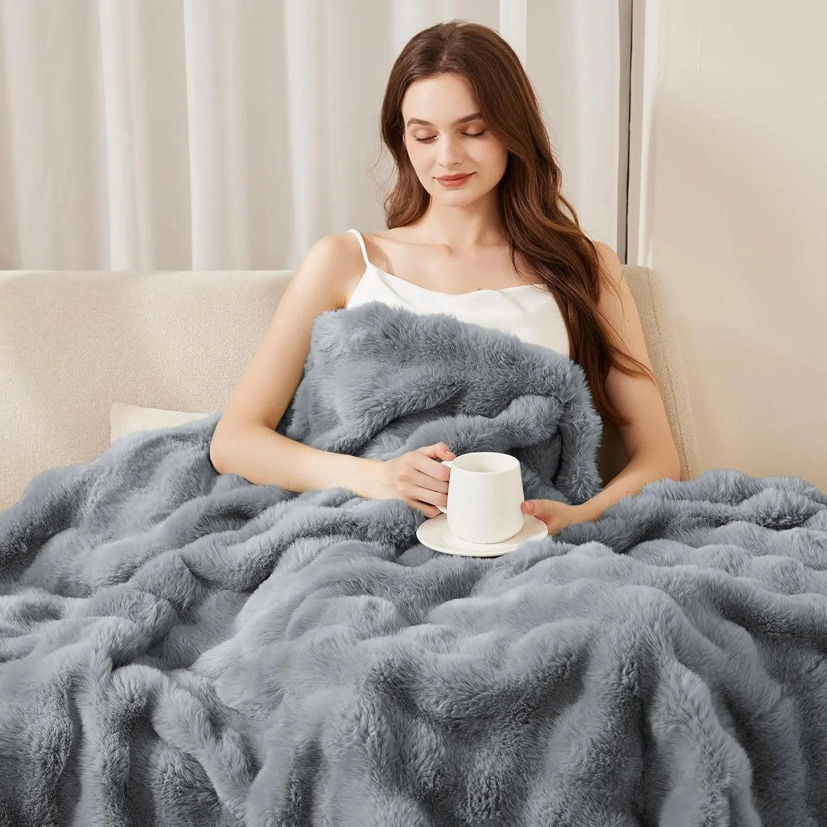 Sabine Luxe Faux-Fur Throw