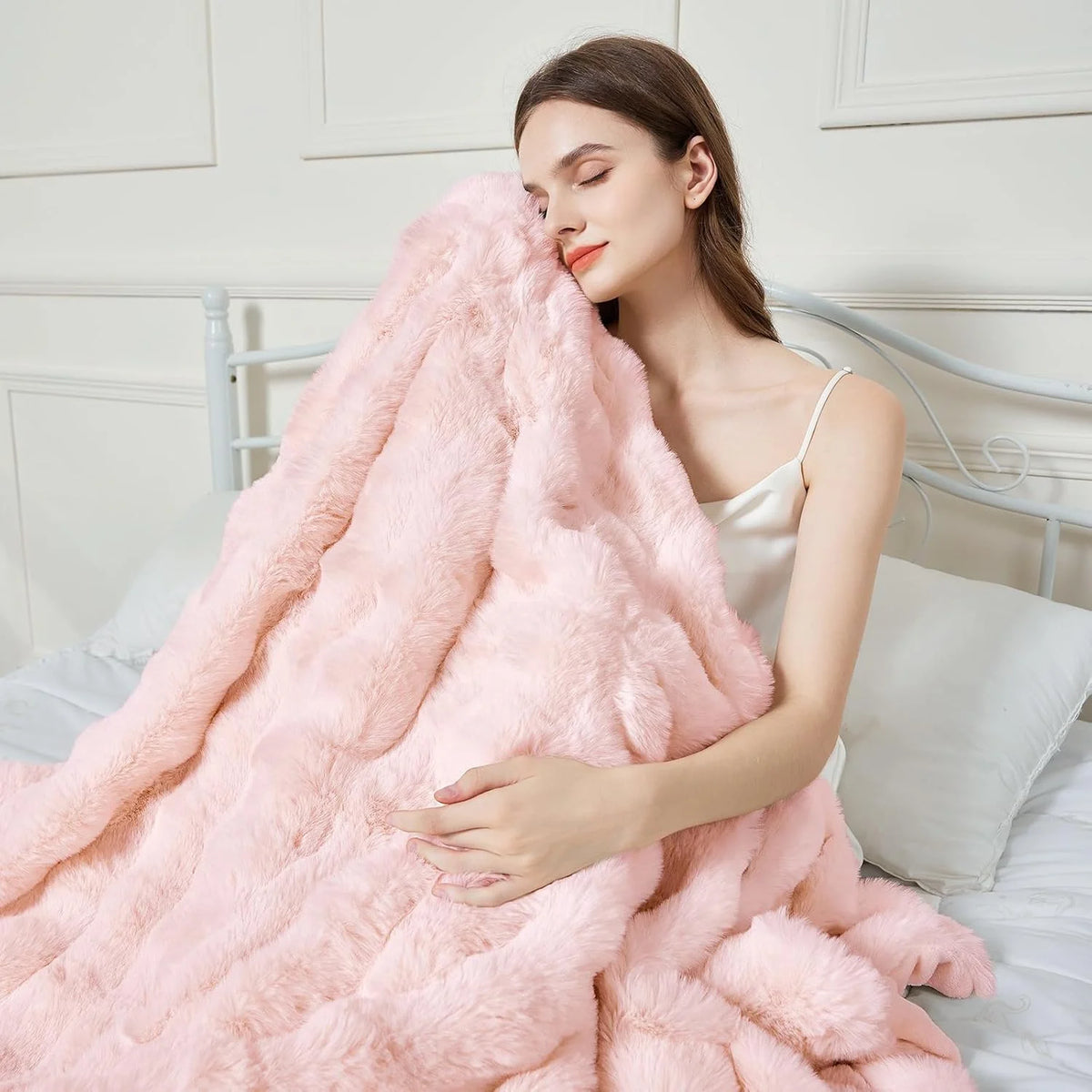 Sabine Luxe Faux-Fur Throw