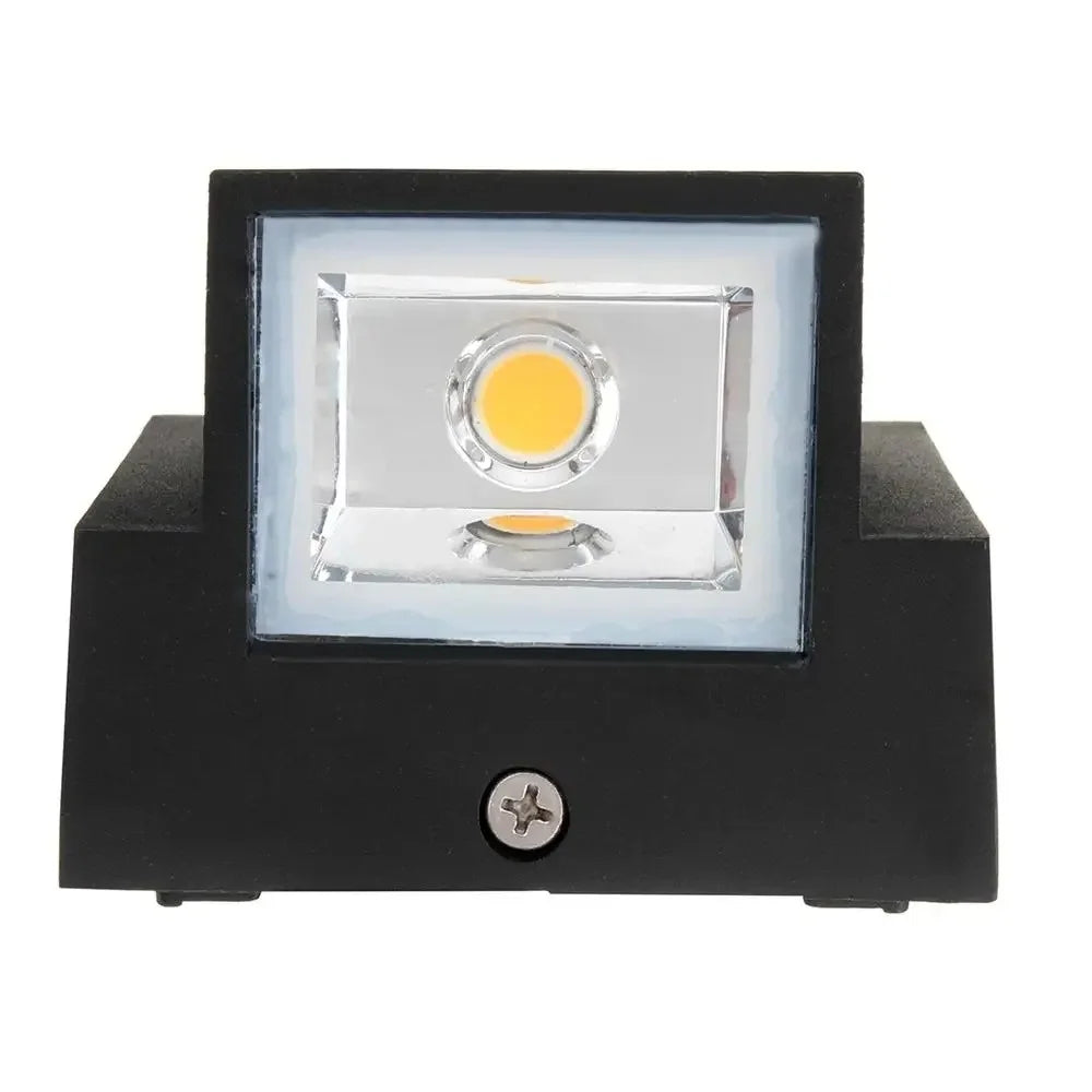 Compact IP65 Outdoor Wall Light — product detail view 4