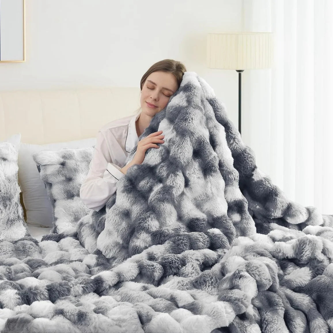 Milo Bubble-Fleece Throw