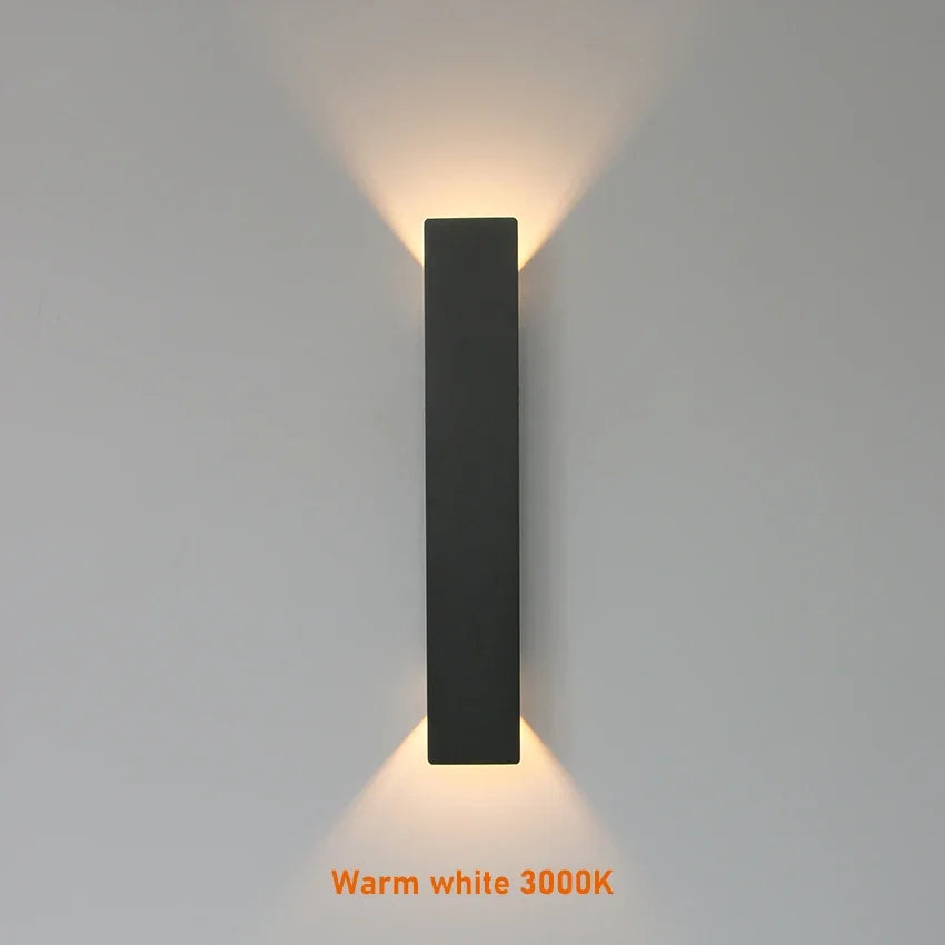 Linear IP65 Outdoor Wall Light — product detail view 3