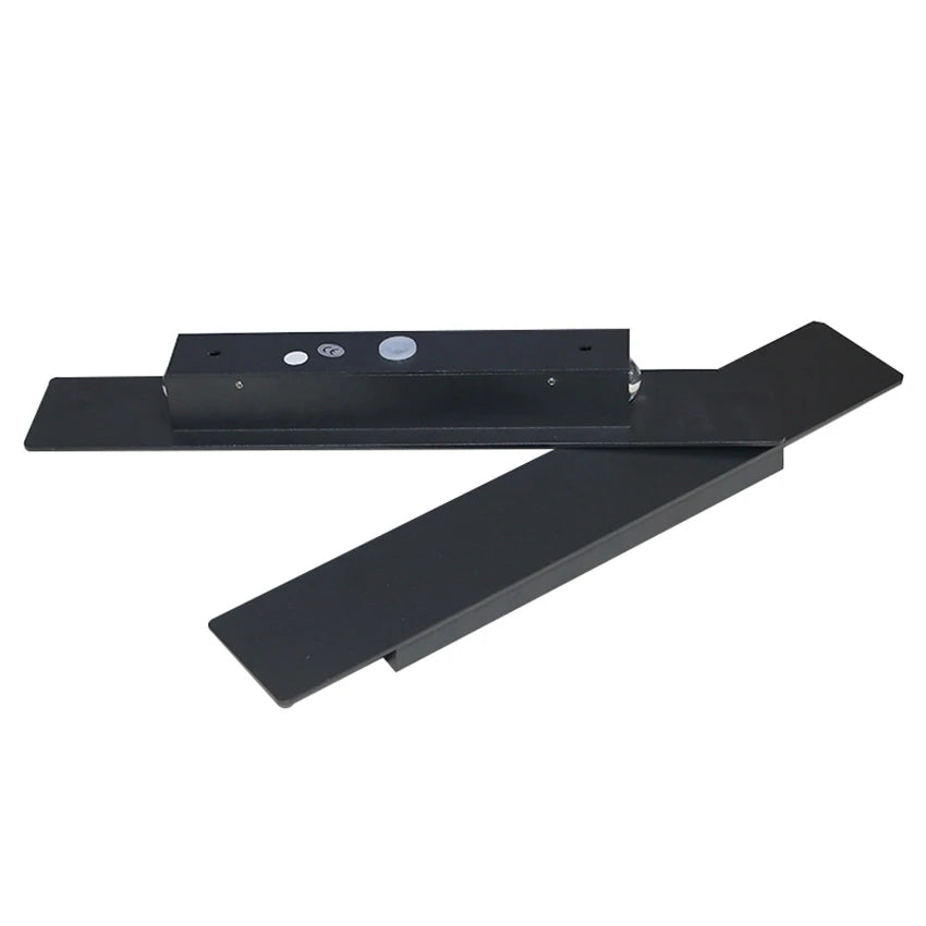 Linear IP65 Outdoor Wall Light — product detail view 5