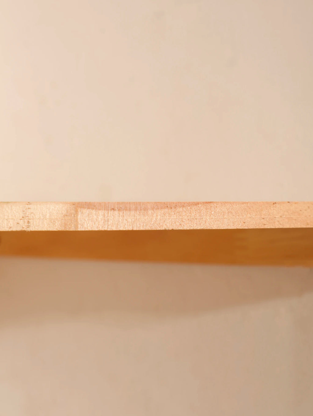 Wren Scalloped Floating Corner Shelf