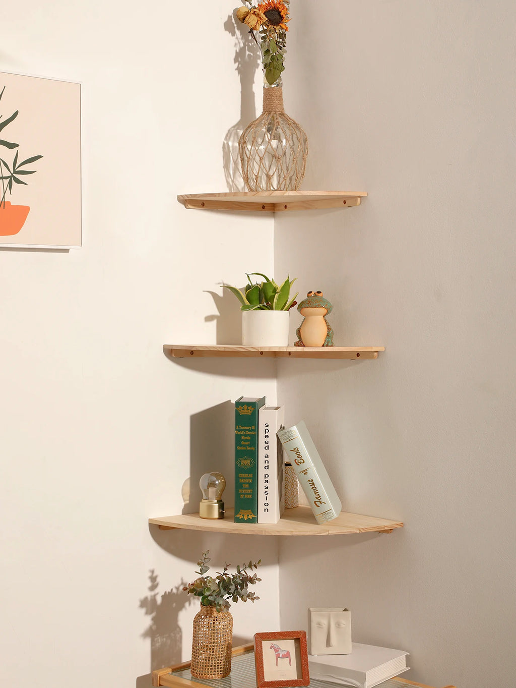 Wren Scalloped Floating Corner Shelf