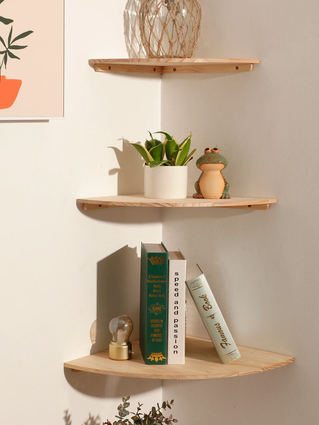 Wren Scalloped Floating Corner Shelf